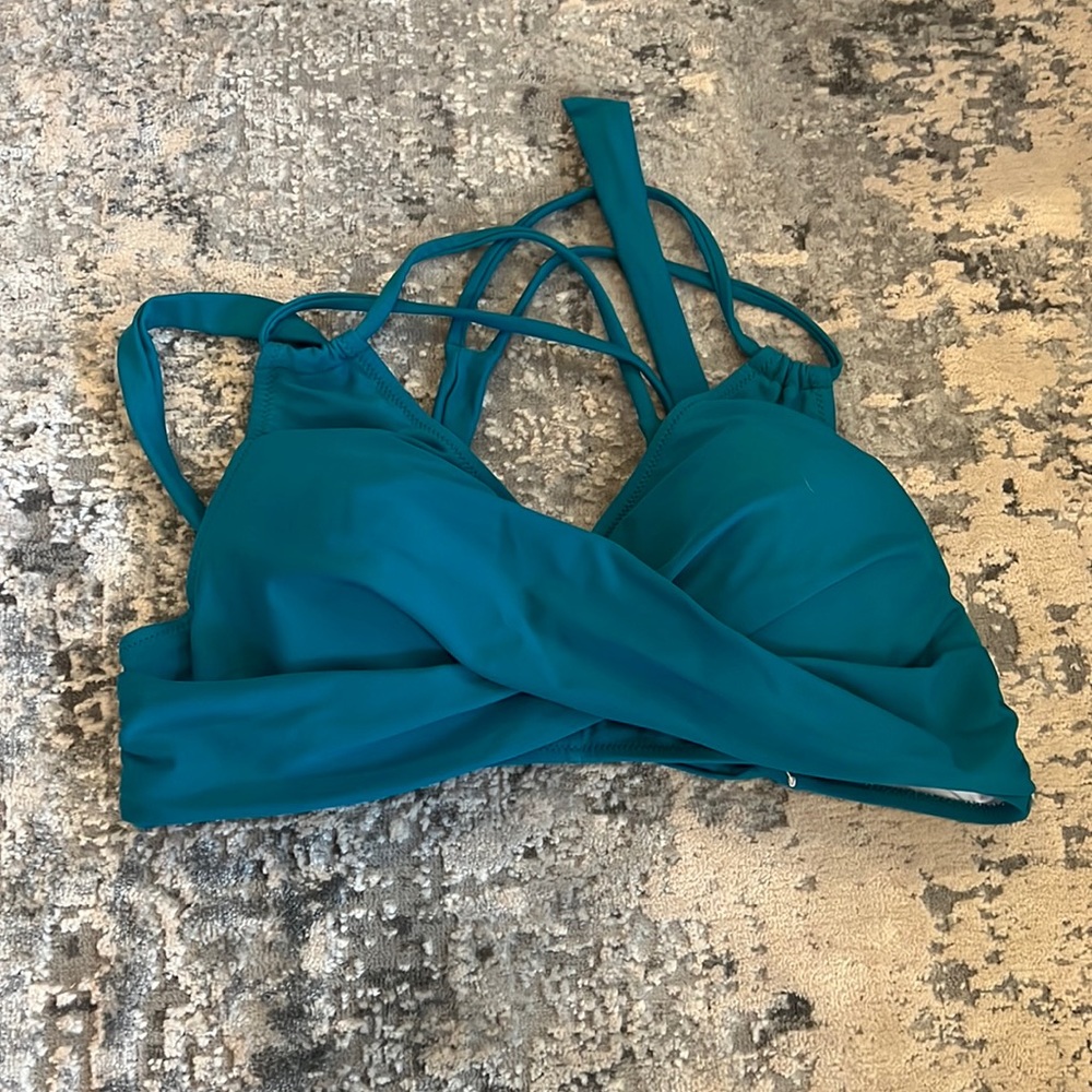 Cupshe bathing suit top Medium